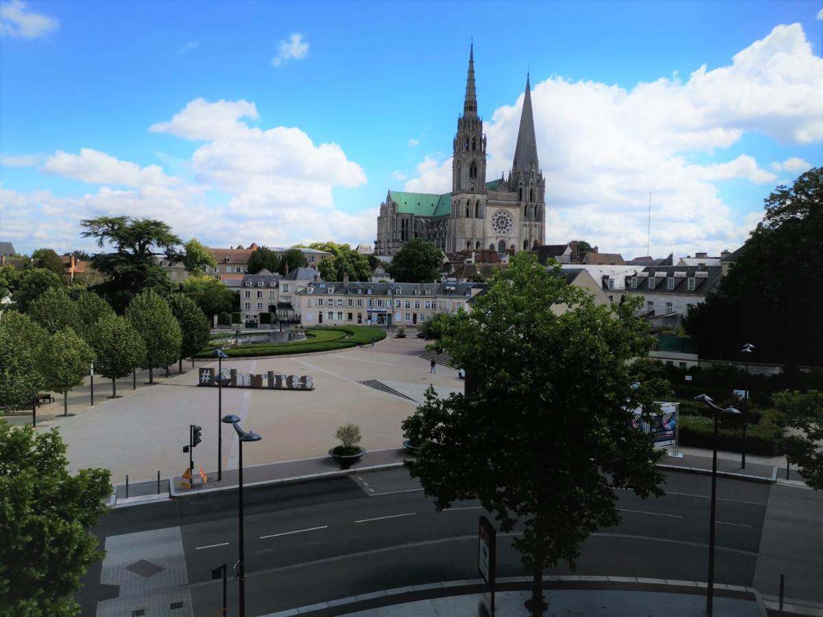 Le Boeuf Couronne - Hotel & Restaurant Chartres- Logis Hotels Exterior photo