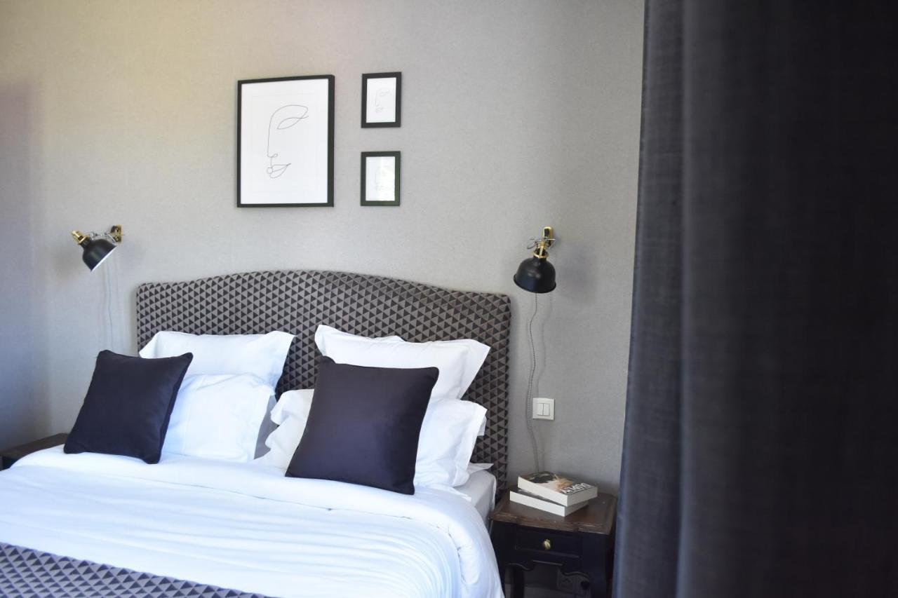 Le Boeuf Couronne - Hotel & Restaurant Chartres- Logis Hotels Exterior photo