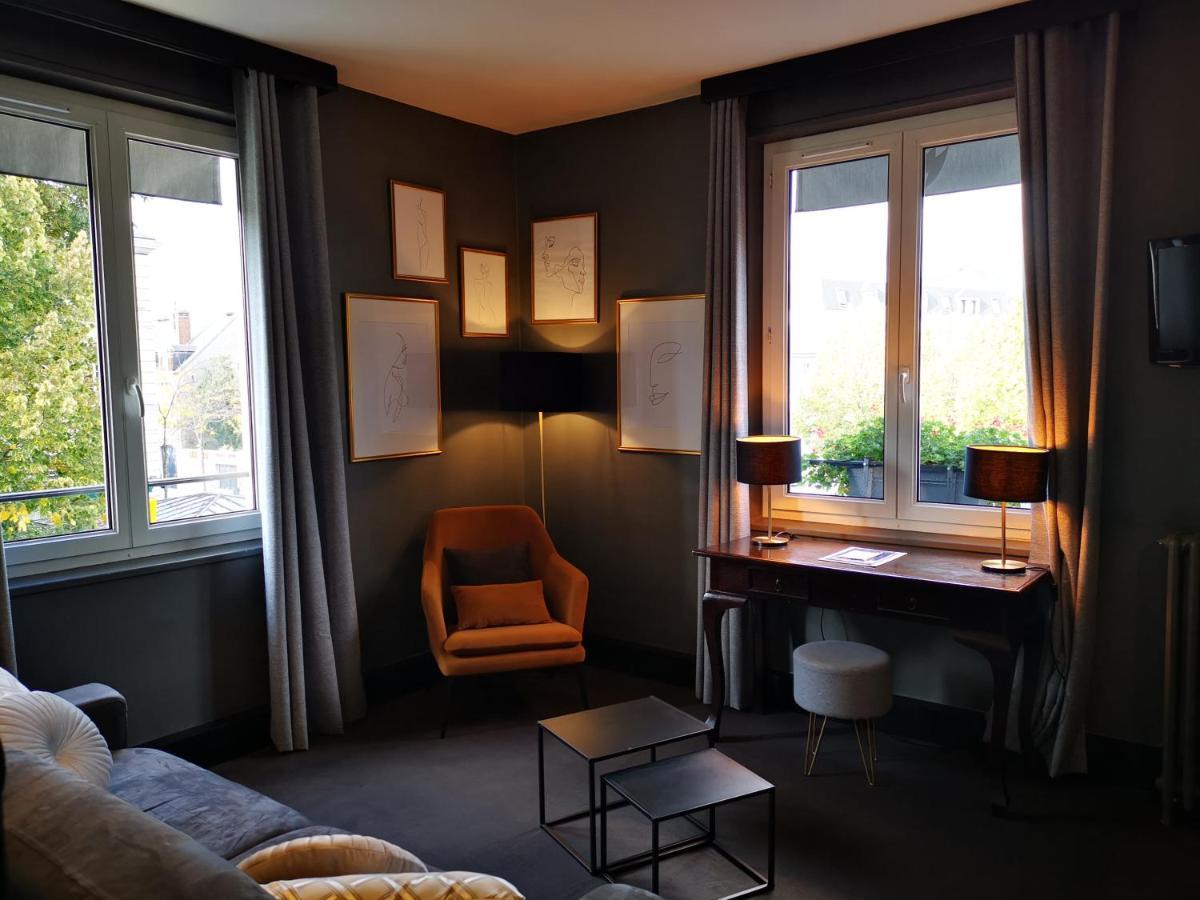 Le Boeuf Couronne - Hotel & Restaurant Chartres- Logis Hotels Exterior photo
