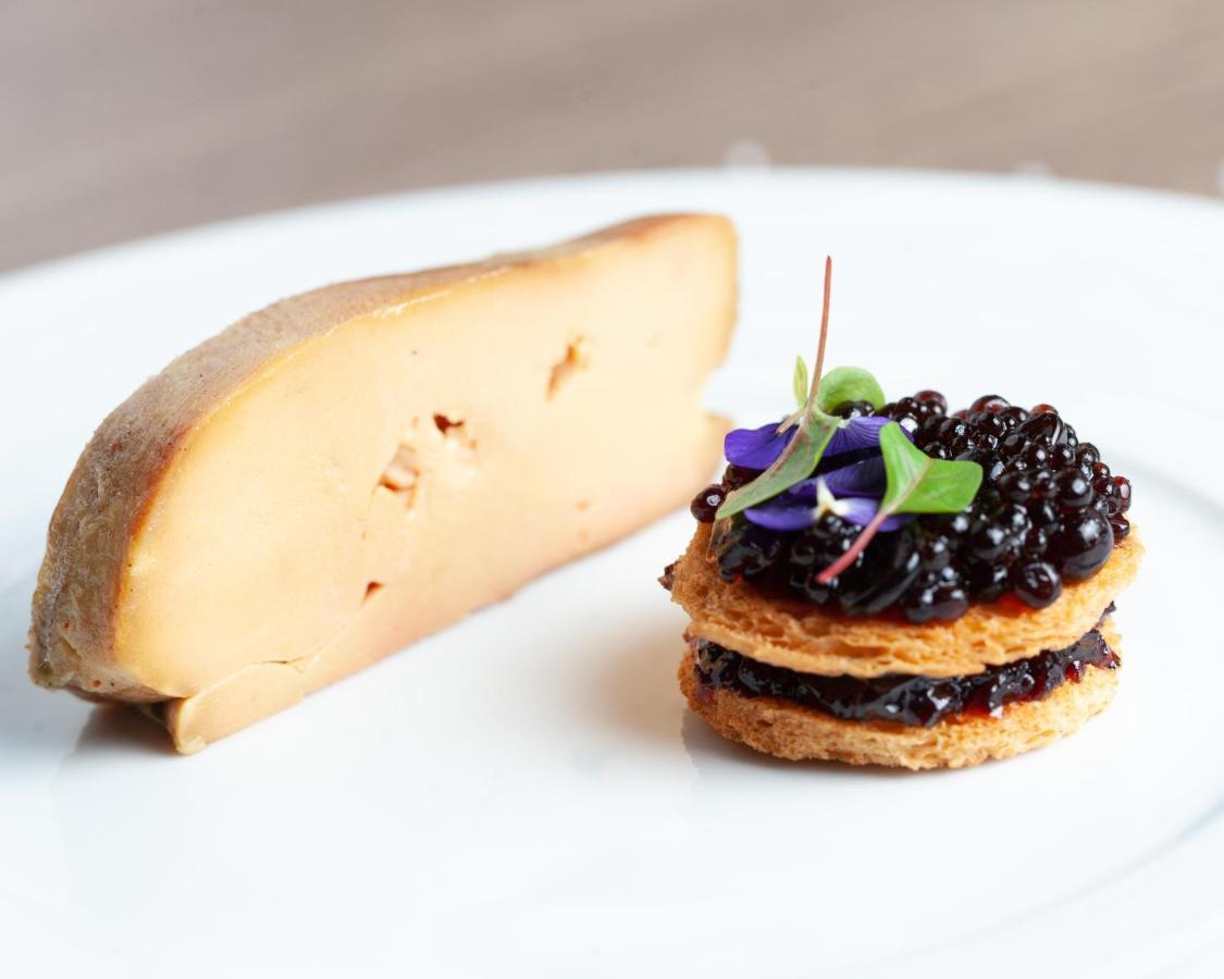 Le Boeuf Couronne - Hotel & Restaurant Chartres- Logis Hotels Exterior photo