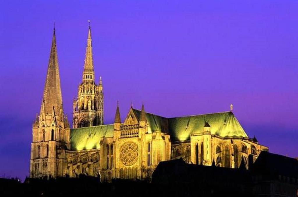 Le Boeuf Couronne - Hotel & Restaurant Chartres- Logis Hotels Exterior photo